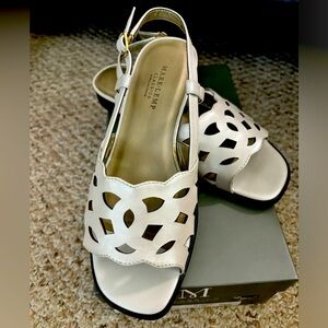 “Millie” Silver Kidsk women’s sandal by Mark Lemp 8.5 W